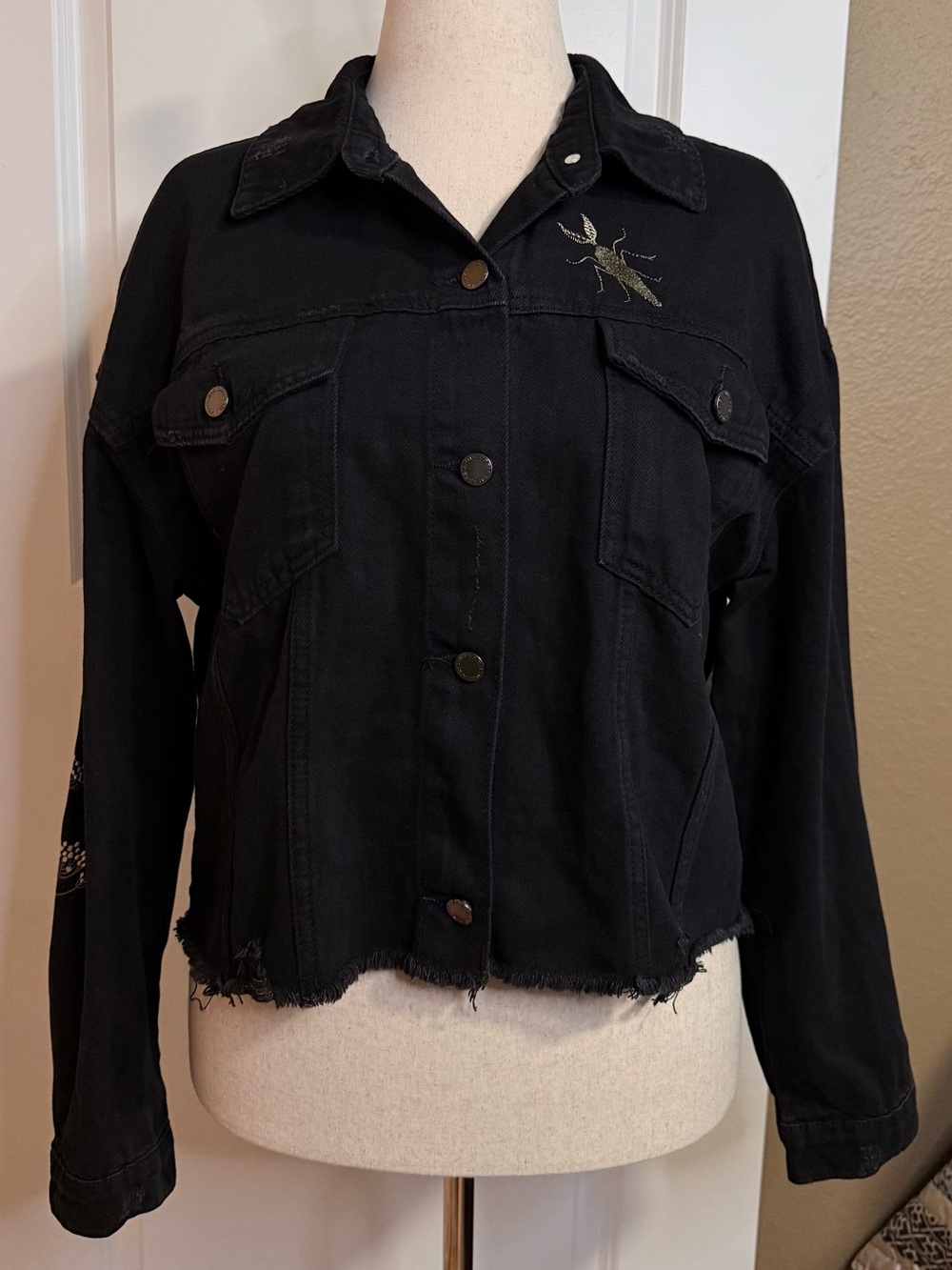 NWT Disturbia Griffinfly Embroidered Distressed Black Denim Jacket US10 sold out - Picture 7 of 13